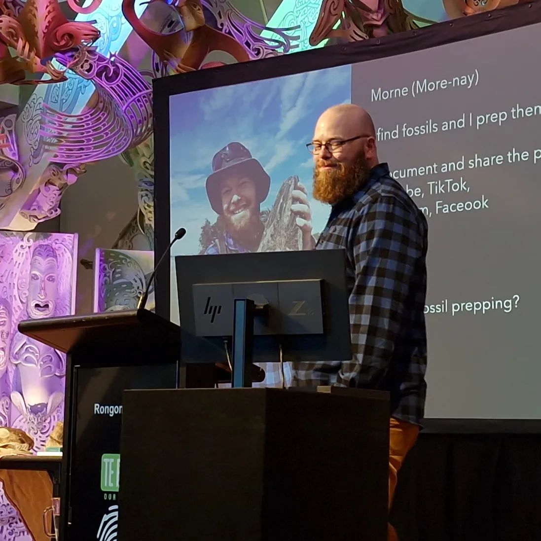 I had a great time talking about fossils at Te Papa tonight, thanks to everyone who came out to listen! A huge thanks to the team at Te Papa for organising everything and to the sign language people for doing an amazing job. 

    